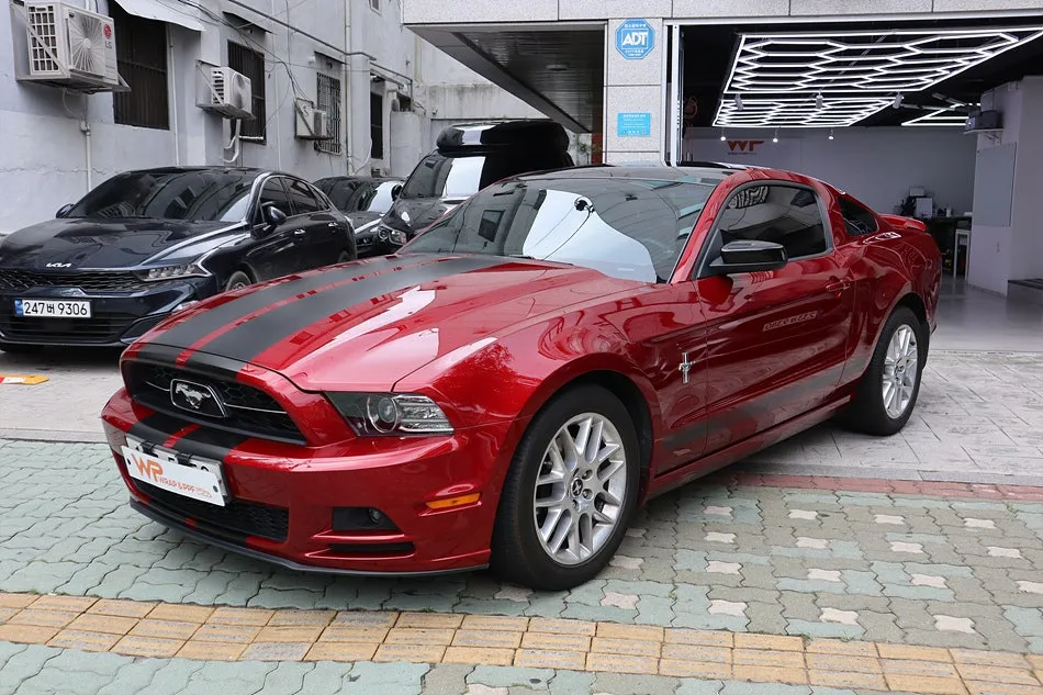 Ford Mustangのカーラッピング事例|費用目安・仕上がり 施工写真 2-2