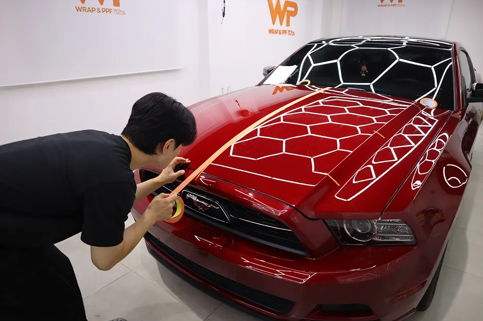 Ford Mustangのカーラッピング事例|費用目安・仕上がり 施工写真 2-3