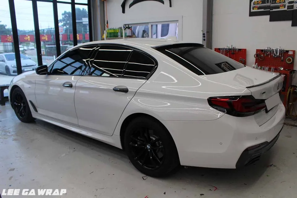 BMW 5 Series G30 vinyl wrap - BMW 5 Series G30 Vinyl Wrap Review: Brooklyn Grey Upgrade photo 5