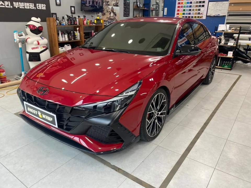 Hyundai Elantra Nのカーラッピング事例|費用目安・仕上がり 施工写真 3-2