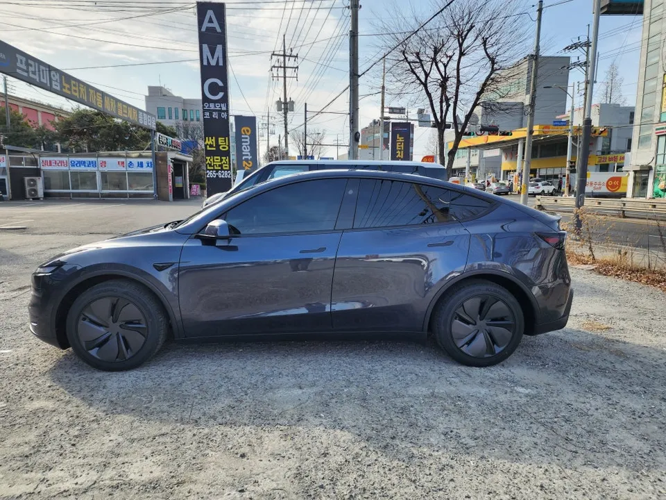 Tesla Model YのPPF施工事例|費用目安と仕上がり 施工写真 2-3