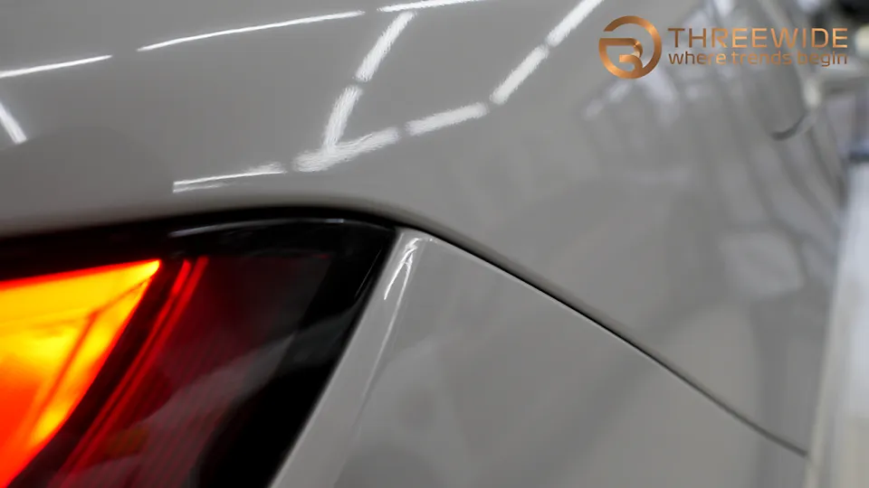 Porsche Cayenneのカーラッピング事例｜クレヨンカラーの変身 施工写真 1-1