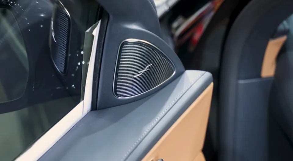 Mercedes-Benz E-Class W214 car audio - Mercedes-Benz E-Class W214 Audio Upgrade Review photo 3