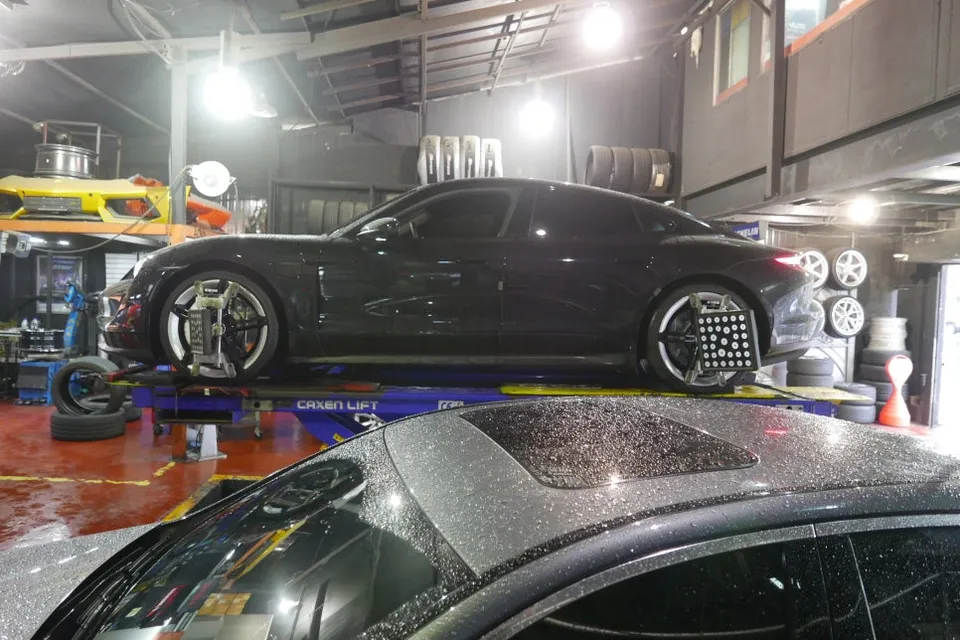 Porsche Taycan Wheel Repair & Painting Review: Perfect Curb Rash photo 16