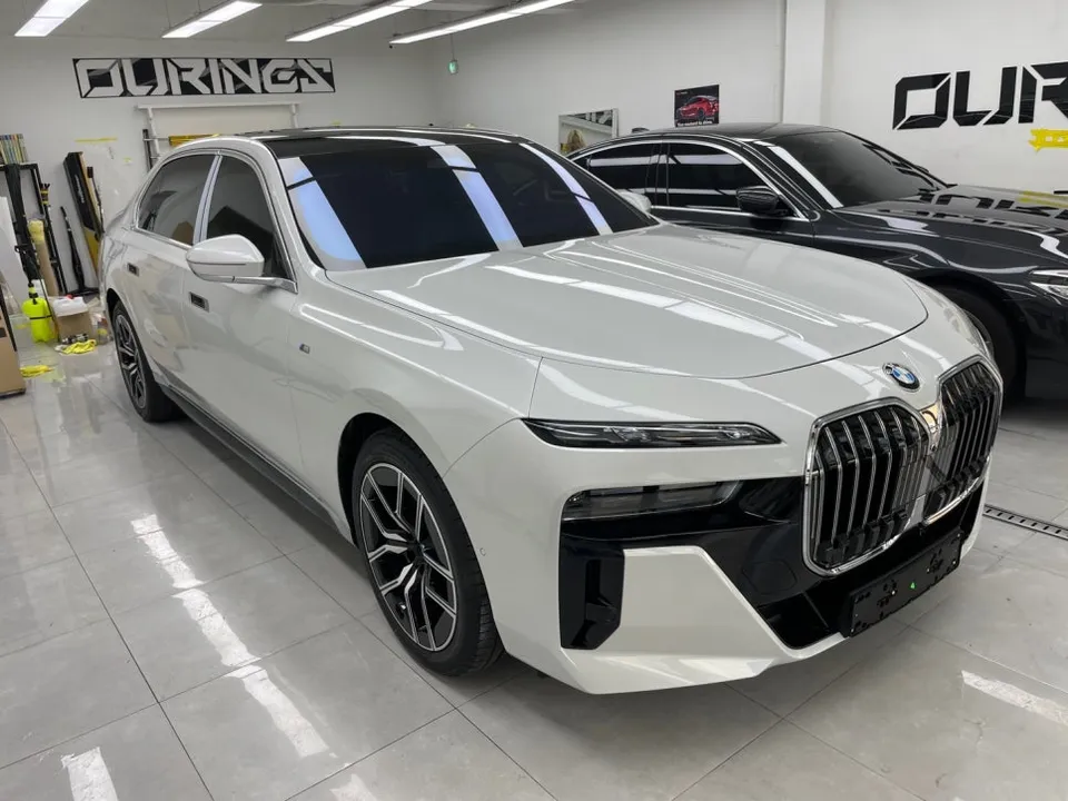 BMW 7 Series G11/G12 vinyl wrap installation result