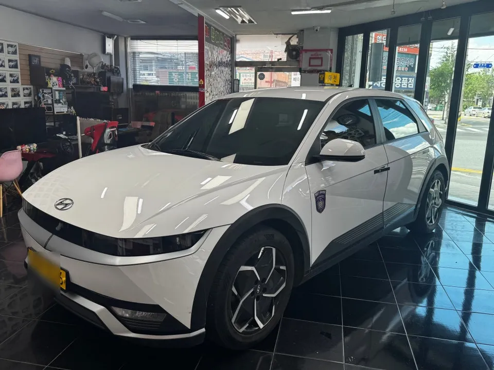 Hyundai IONIQ 5 vinyl wrap - Hyundai IONIQ 5 Vinyl Wrap Review — Cost & Results photo 3