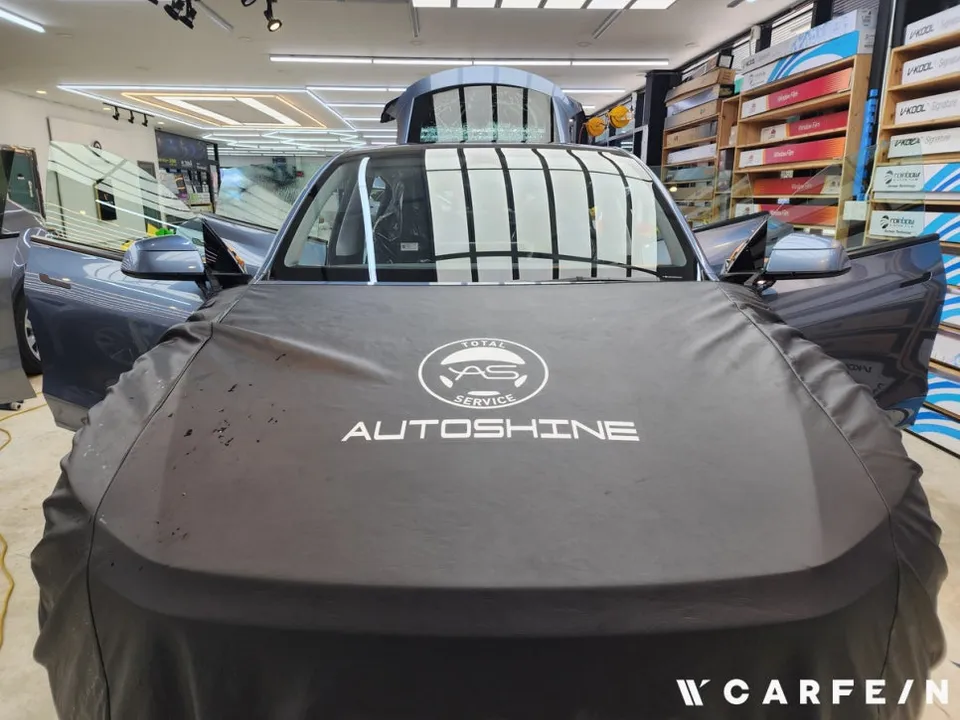 Tesla Juniperのカーフィルム施工事例｜費用目安・仕上がり 施工写真 4