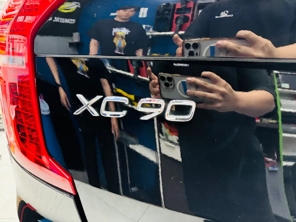 Volvo XC90のカーラッピング事例｜費用目安と仕上がり 施工写真 2-2