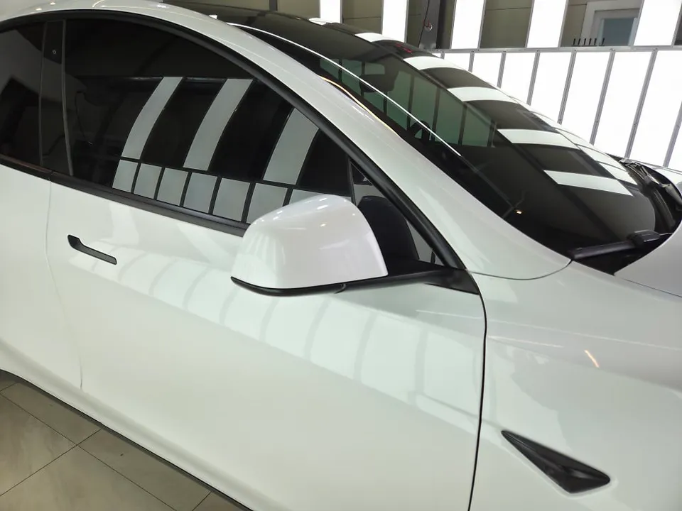 Tesla Model Y PPF施工事例｜費用目安と仕上がり 施工写真 2-3