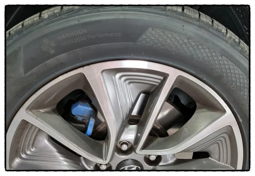 Hyundai Tucsonのホイールリペア・塗装事例 施工写真 1-2