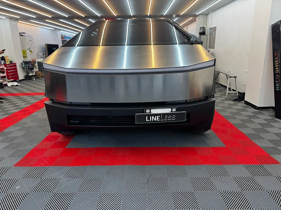 Tesla CybertruckのPPF施工事例|無光フィルム 施工写真 2-1