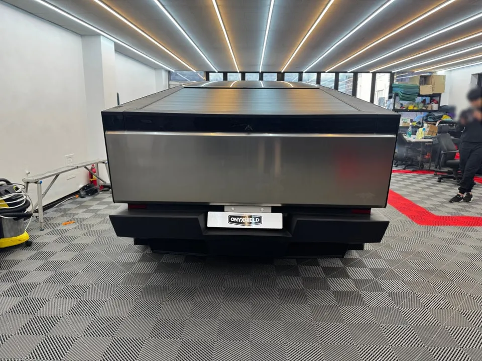 Tesla CybertruckのPPF施工事例|無光フィルム 施工写真 1-2