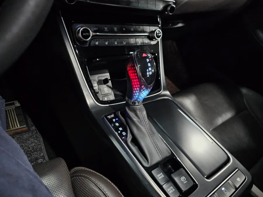 Hyundai Grandeur IG ambient lighting - Hyundai Grandeur IG Ambient Lighting Review — Cost & Results photo 4