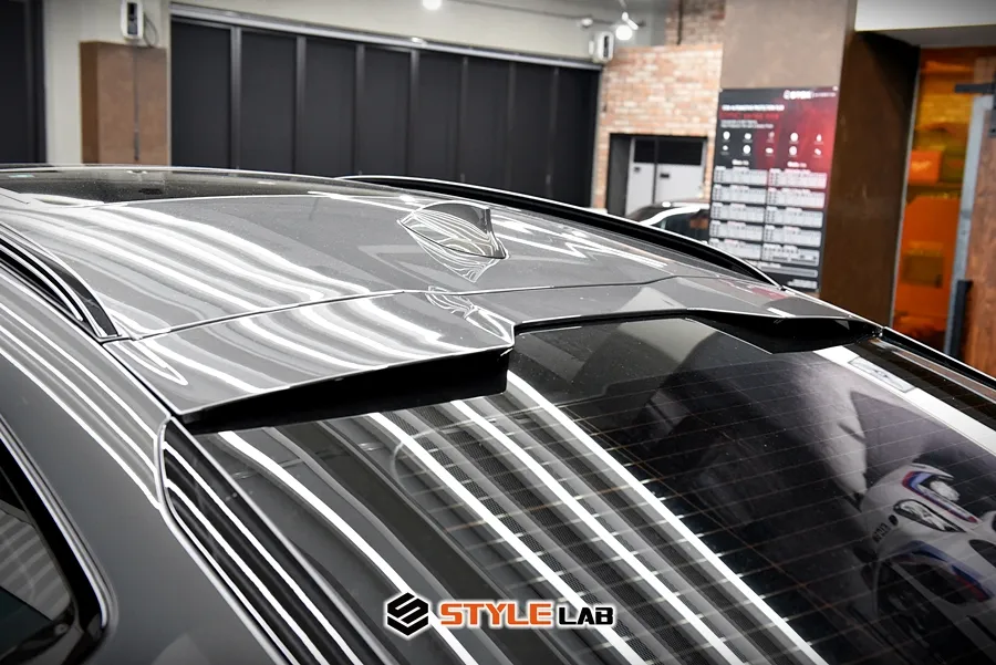 BMW X6 G06 vinyl wrap - BMW X6 Vinyl Wrap Review: Gloss Carbon & Black Accents photo 5