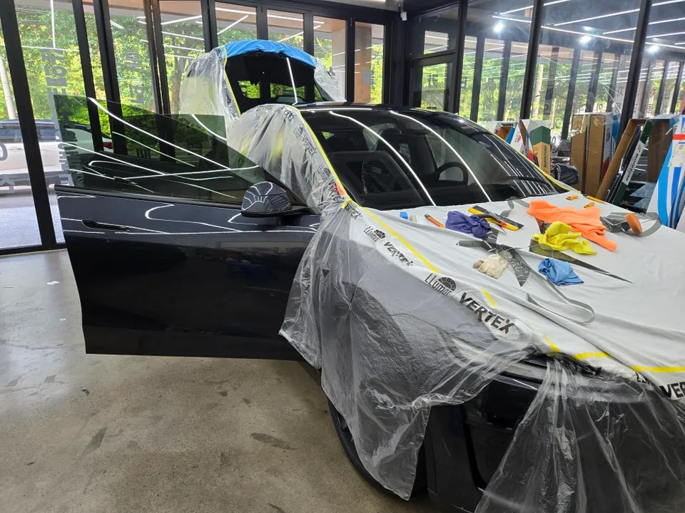 Tesla Model Y PPF施工事例|費用目安と仕上がり 施工写真 1-3
