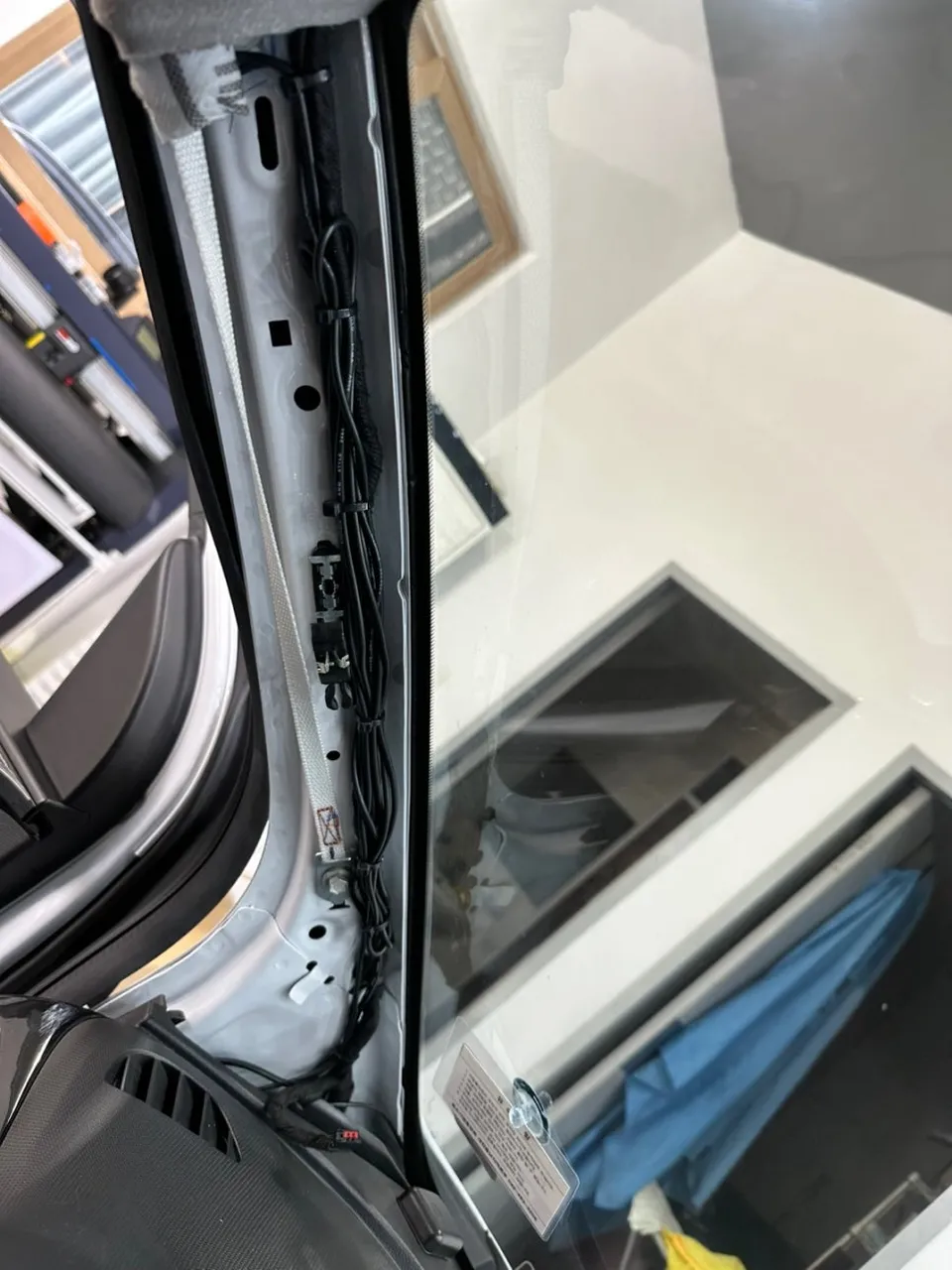 Chevrolet The Next Sparkのドライブレコーダー取付事例 施工写真 1-2