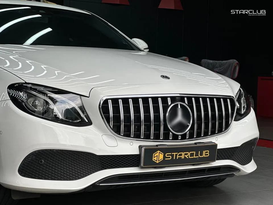 Mercedes-Benz Eクラスのカーラッピング事例｜費用目安・仕上がり 施工写真 3-2
