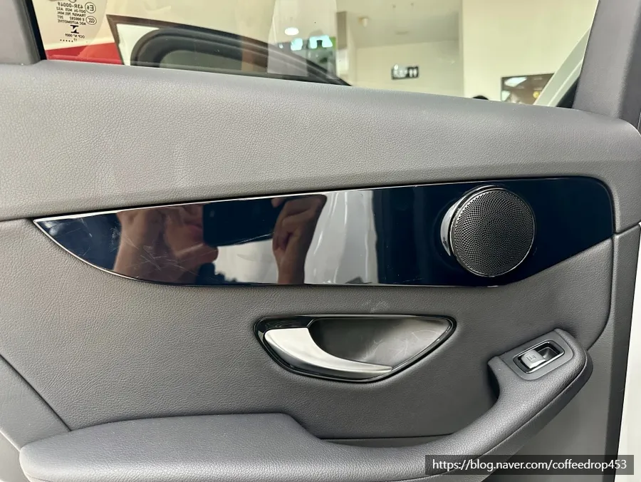 Mercedes-Benz C200d ambient lighting - Mercedes-Benz C200d Ambient Lighting Upgrade Review photo 4