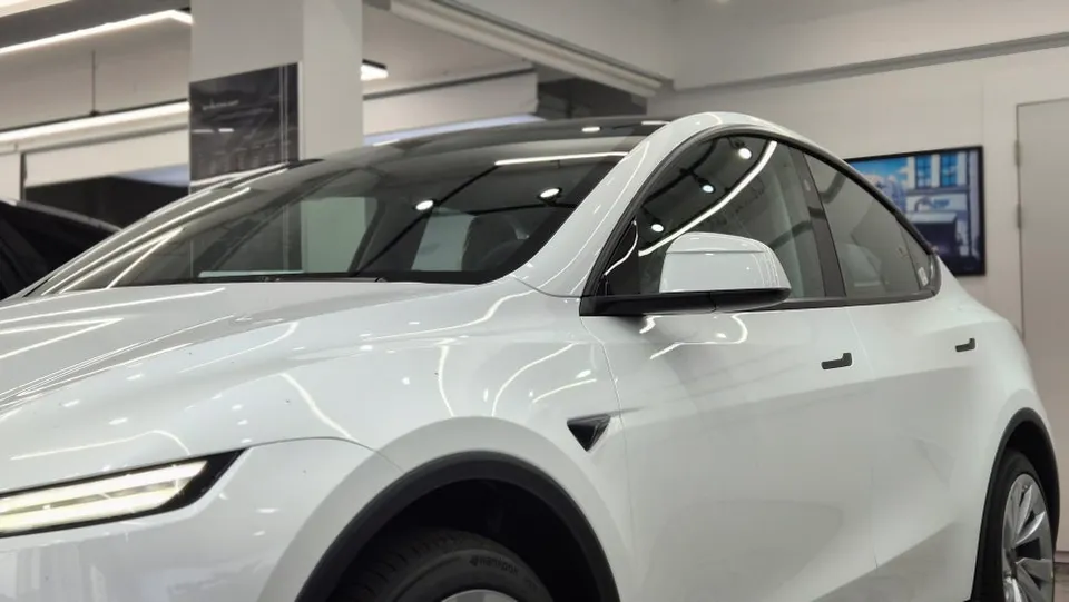 Tesla Model Y PPF施工事例:費用目安と仕上がり 施工写真 2-2
