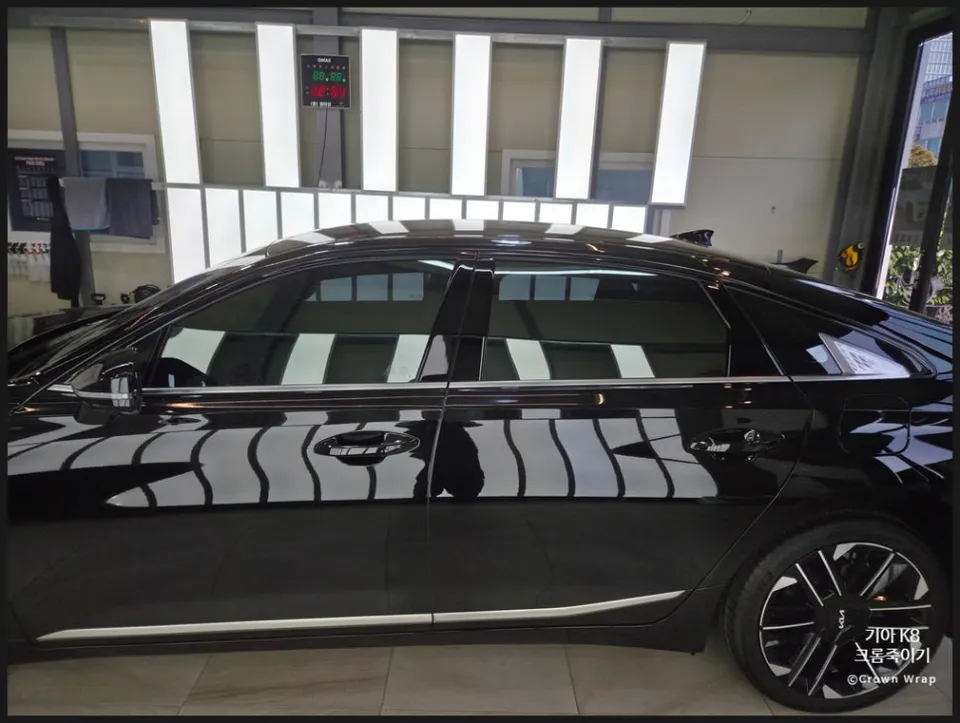 Kia K8のカーラッピング事例|クローム除去と艶黒フィルム施工 施工写真 3-1