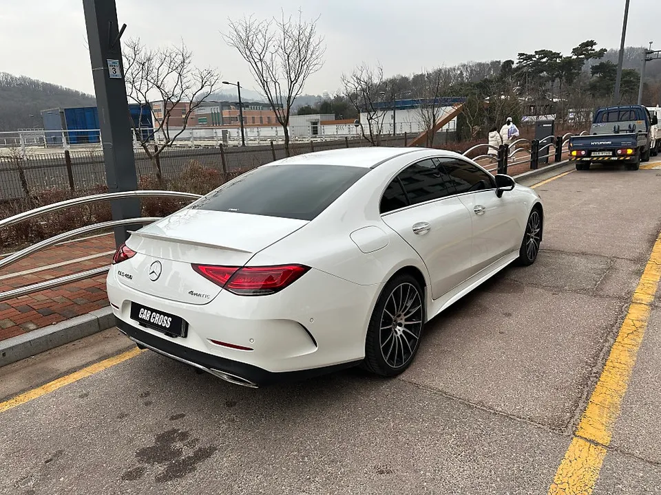 Mercedes-Benz CLSのカーラッピング事例|費用目安・仕上がり 施工写真 3-1