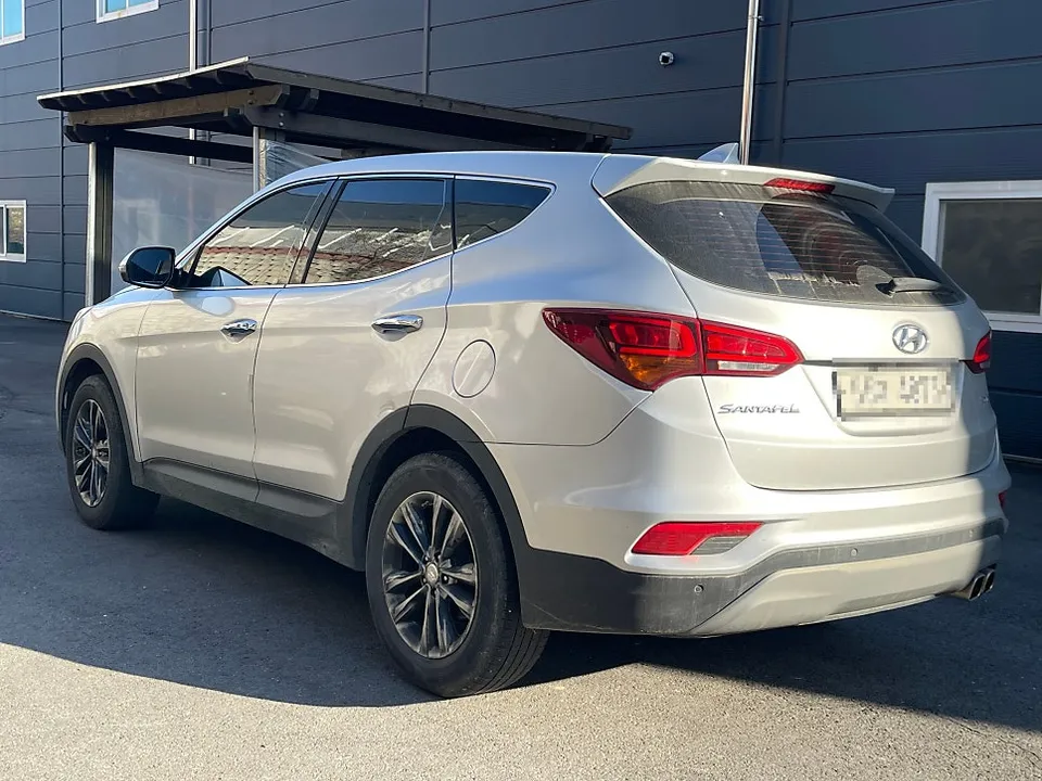Hyundai Santa Fe DMのホイールリペア・塗装事例 施工写真 4