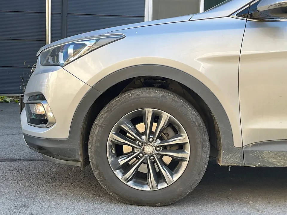 Hyundai Santa Fe DMのホイールリペア・塗装事例 施工写真 5