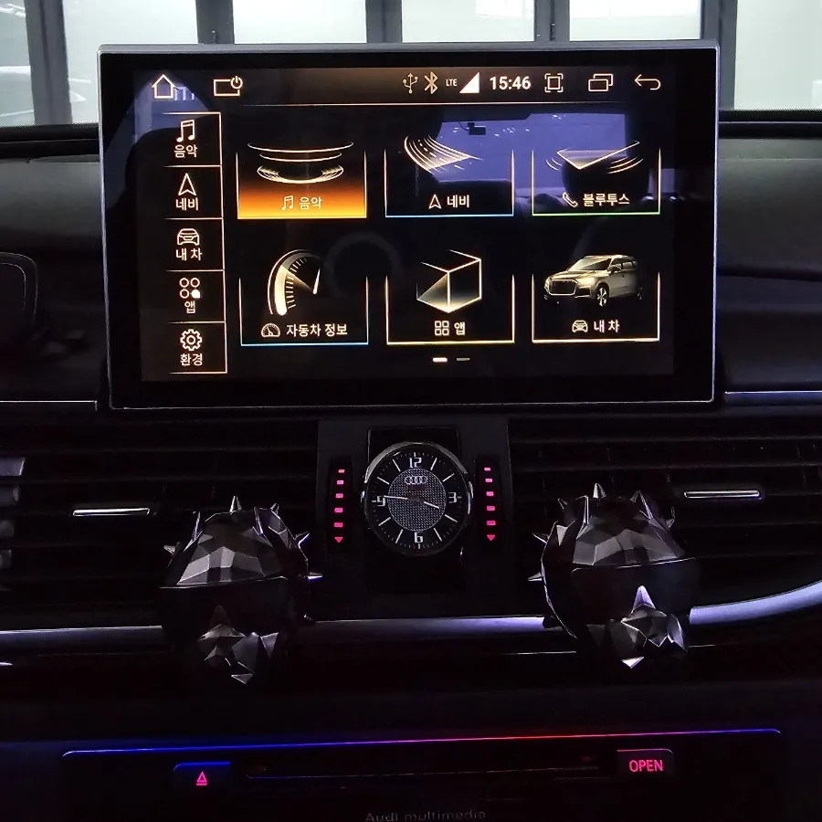 Audi A6 C7のAndroid Auto・CarPlay取付事例 写真