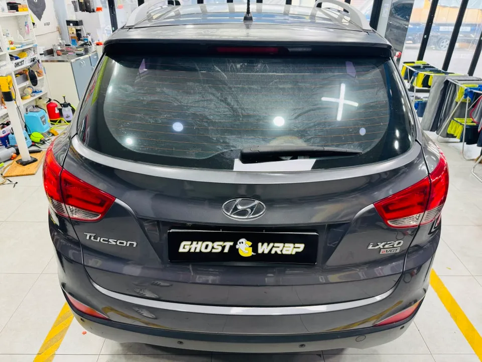 Hyundai Tucsonのカーラッピング事例|費用目安・仕上がり 施工写真 2-1