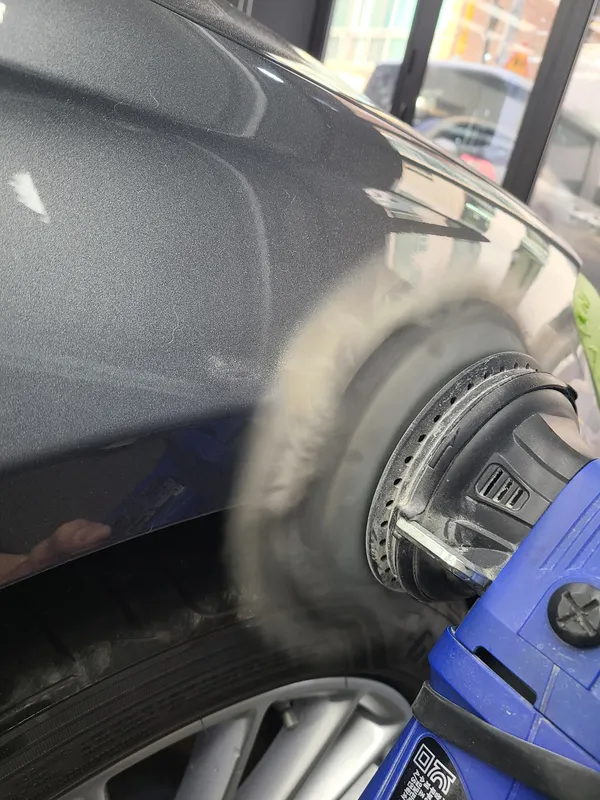Mercedes-Benz E-Class W213のガラスコーティング事例 施工写真 4-2