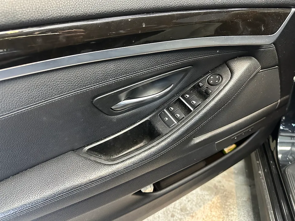 BMW 5 Series F10 interior customization - BMW 5 Series F10 Interior Door Handle Replacement Review photo 3