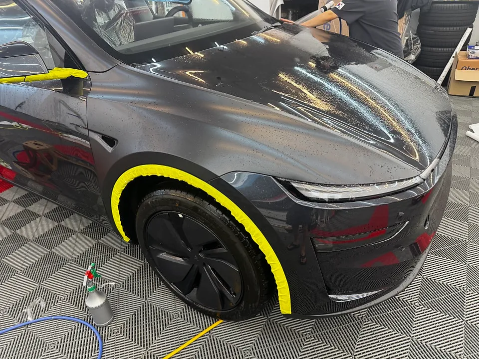 Tesla TeslaのPPF施工事例｜無光フィルムとサンシェード 施工写真 5
