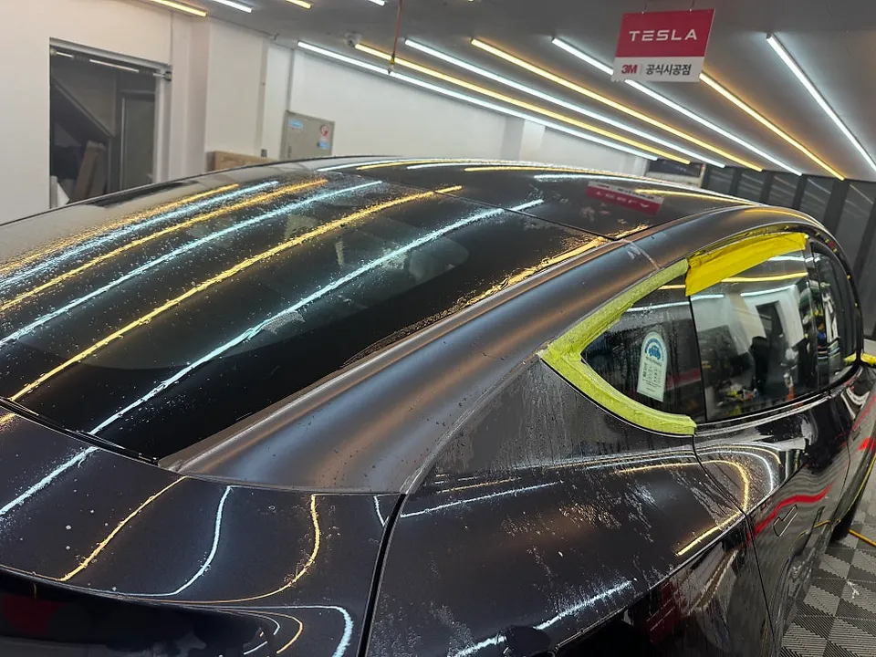 Tesla TeslaのPPF施工事例｜無光フィルムとサンシェード 施工写真 6