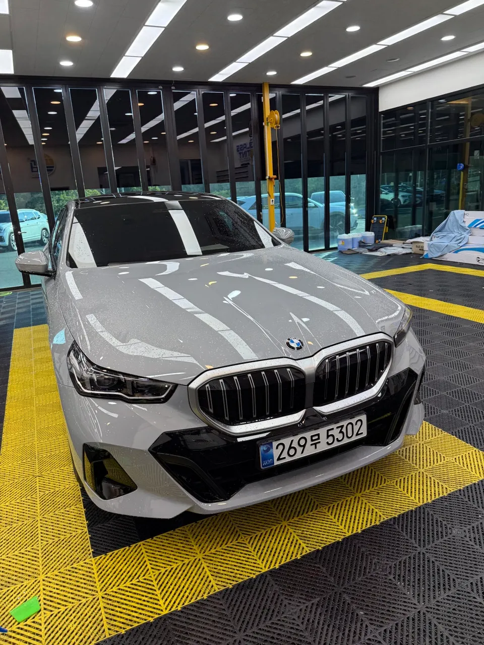 BMW 5 Series G30 カーフィルム施工事例｜費用目安・仕上がり 施工写真 1-1