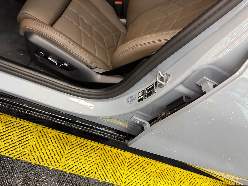BMW 5 Series G30 カーフィルム施工事例｜費用目安・仕上がり 施工写真 3-1