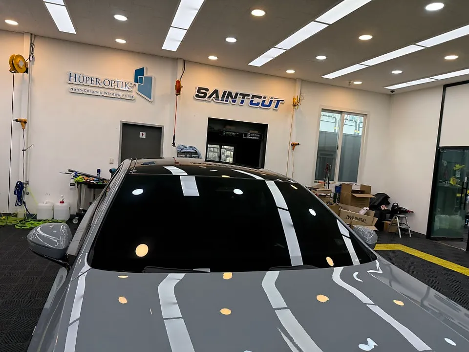 BMW 5 Series G30 カーフィルム施工事例｜費用目安・仕上がり 施工写真 1-3