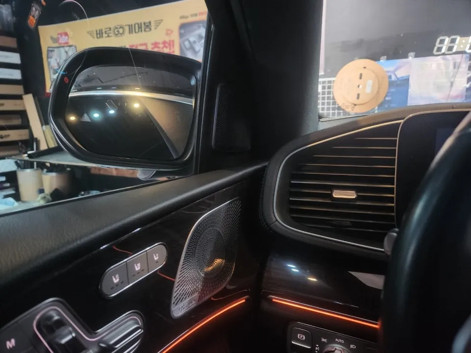 Mercedes-Benz GLE ambient lighting - Mercedes-Benz GLE Ambient Lighting Upgrade Review photo 4