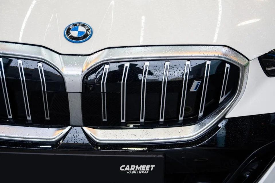 BMW 5 Series G60 vinyl wrap - BMW 5 Series G60 Vinyl Wrap Review: Cost & Results photo 3