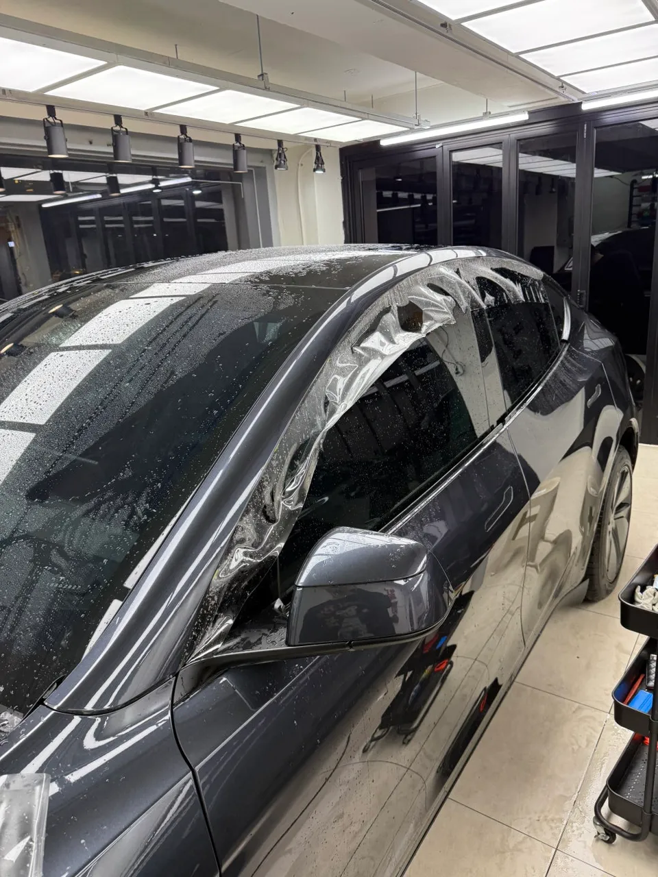 Tesla Model Y PPF施工事例|費用目安・仕上がり 施工写真 2-3