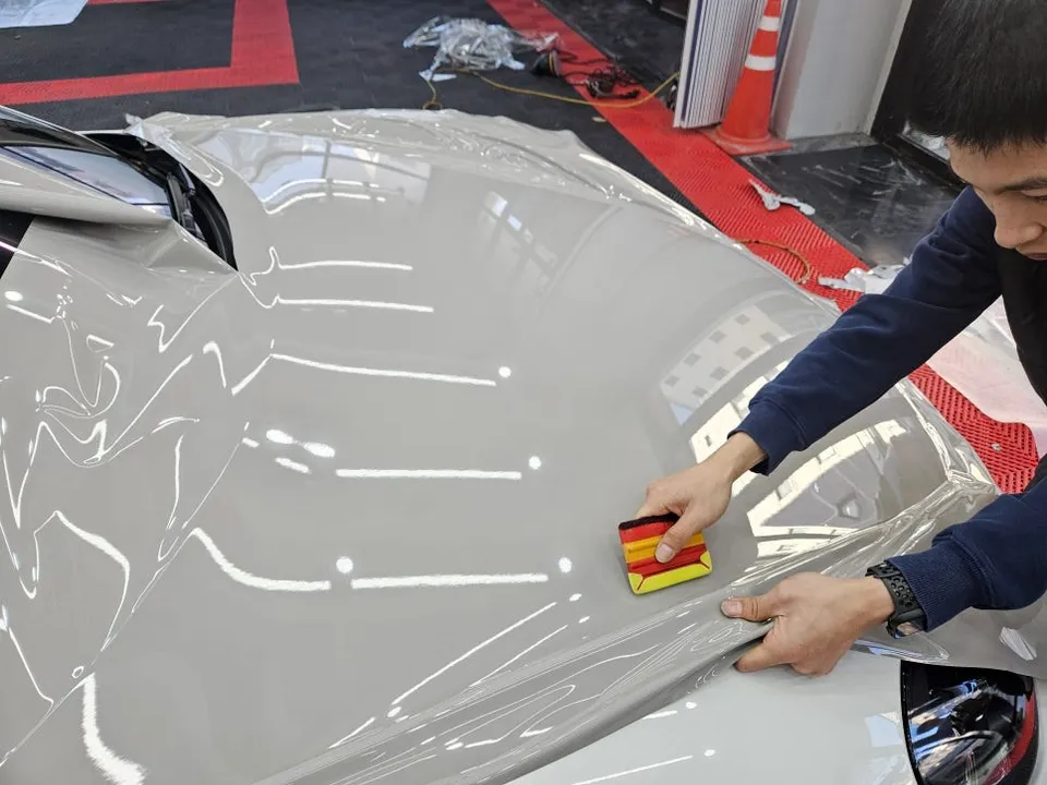 ポルシェ 718 Boxsterのカーラッピング事例｜費用目安・仕上がり 施工写真 1-3