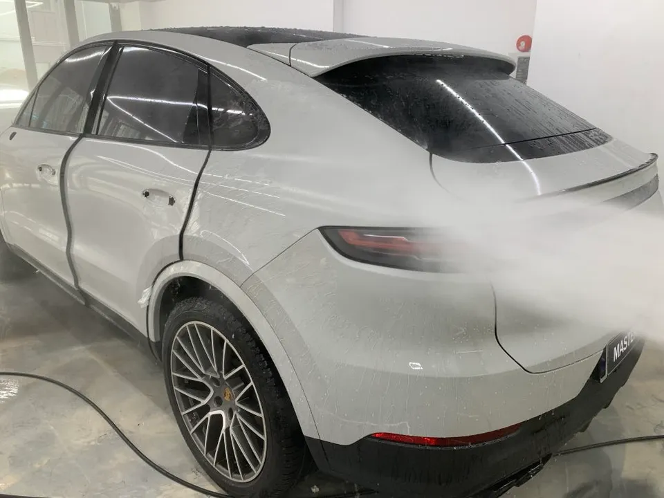 Porsche Cayenne CoupeのPPF施工事例|費用目安・仕上がり 施工写真 3-1