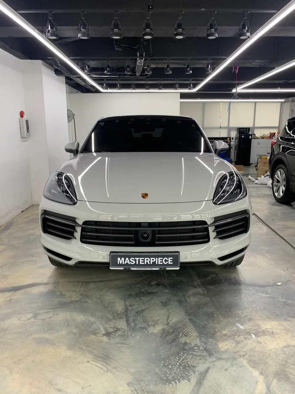 Porsche Cayenne CoupeのPPF施工事例|費用目安・仕上がり 施工写真 1-2