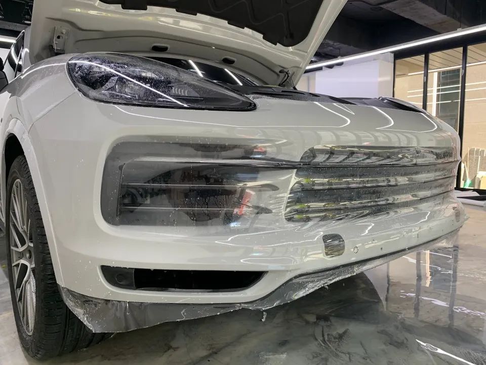 Porsche Cayenne CoupeのPPF施工事例|費用目安・仕上がり 施工写真 2-3