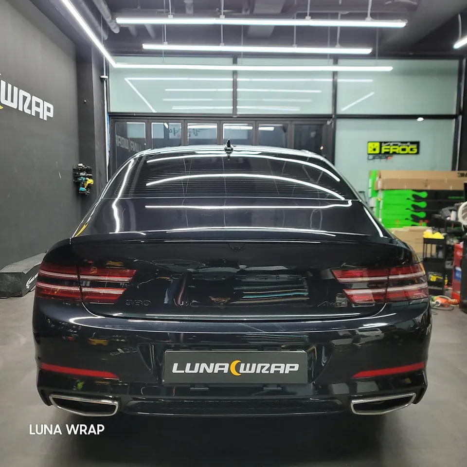 Genesis G80 RG3のカーラッピング事例:クローム除去で印象激変 施工写真 3-2