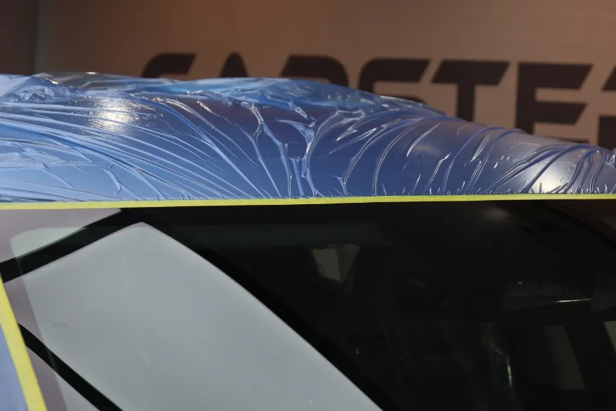 Kia EV6のカーフィルム施工事例:断熱・スモークフィルムの費用目安と仕上がり 施工写真 3-2