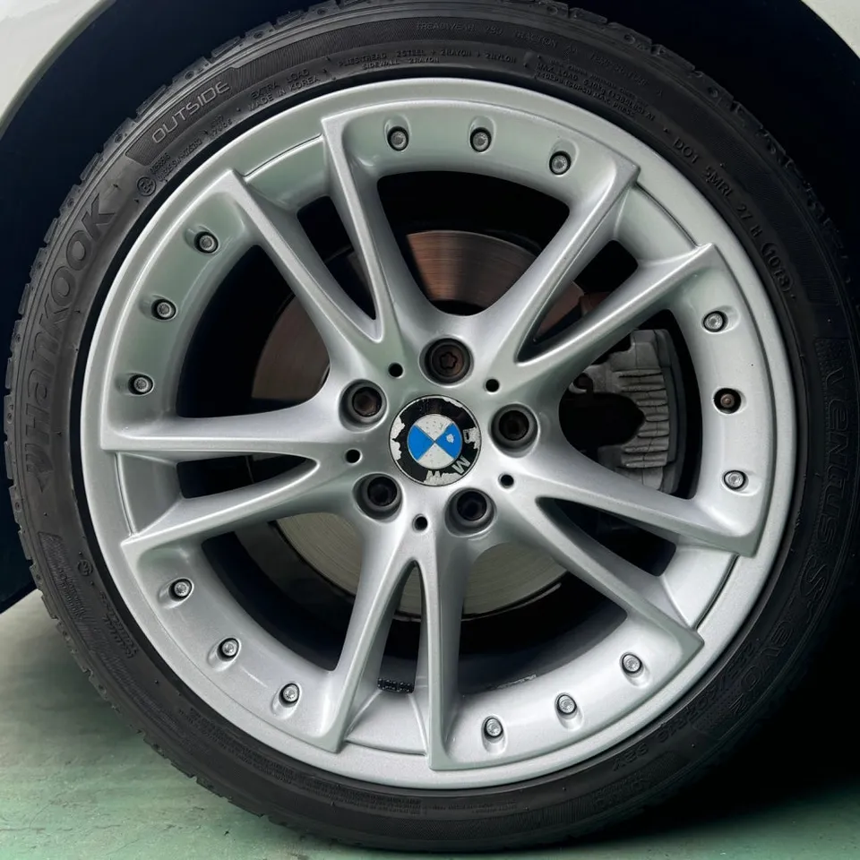 BMW Z4のホイールリペア・塗装事例 施工写真 2