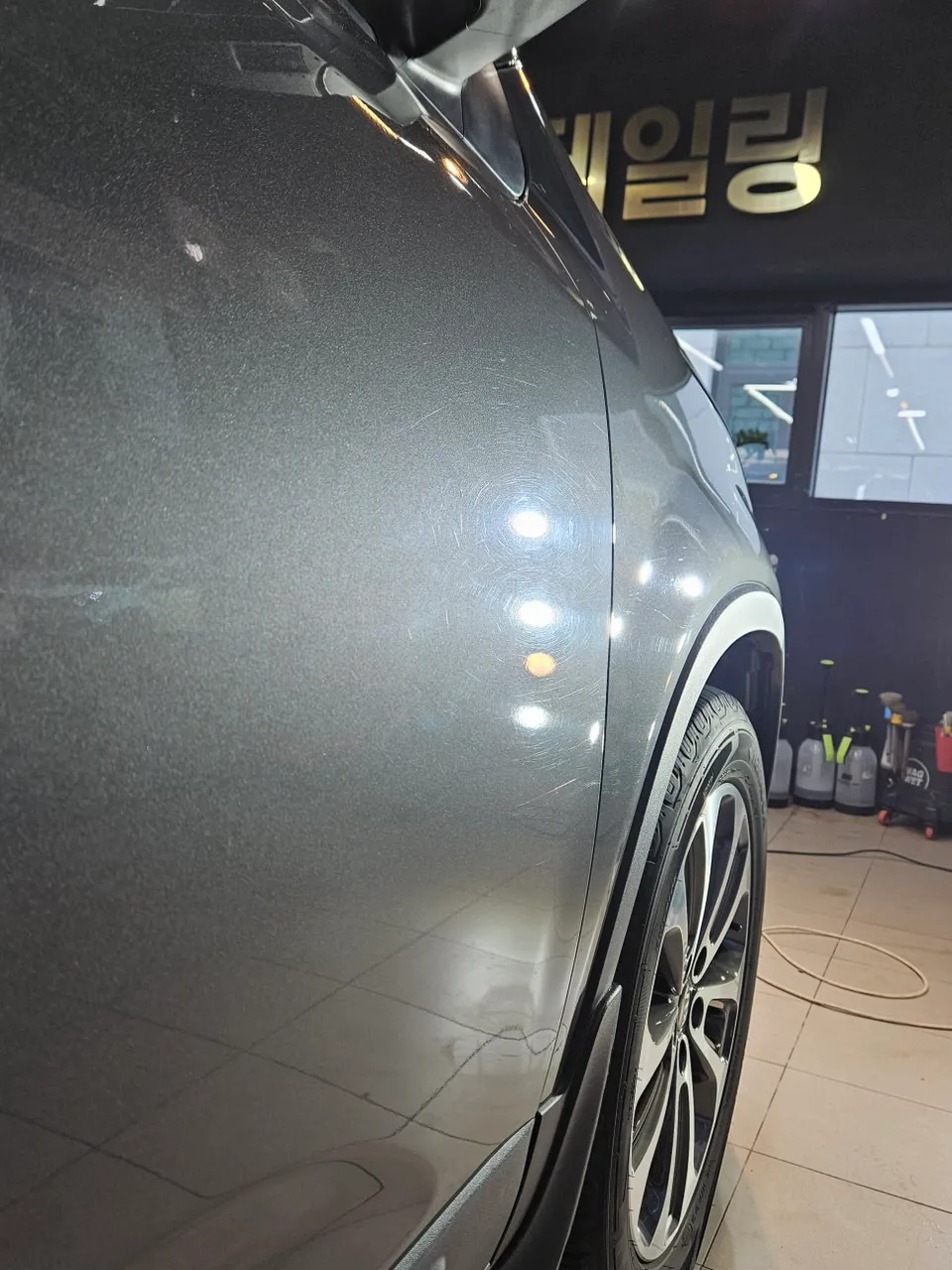 Kia Sorentoのガラスコーティング事例|費用目安・仕上がり 施工写真 2-3