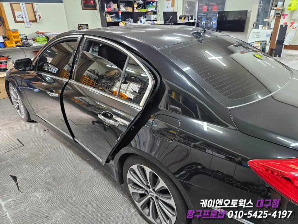 Genesis BHのカーフィルム施工事例｜費用目安・仕上がり 施工写真 5