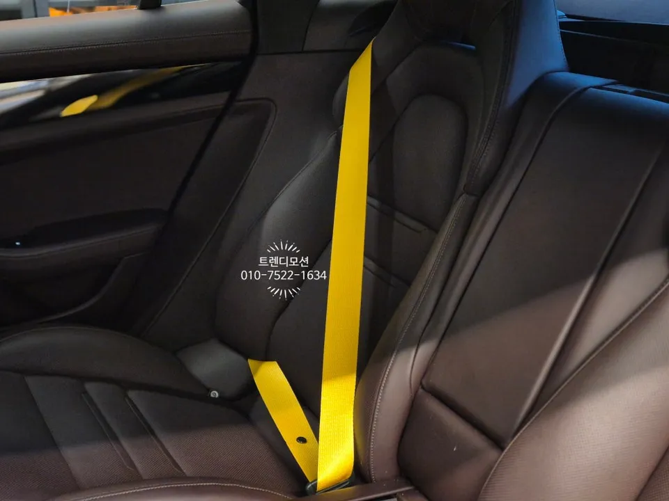 Porsche Panamera interior customization - Porsche Panamera 4S Yellow Seatbelt Customization Review photo 4