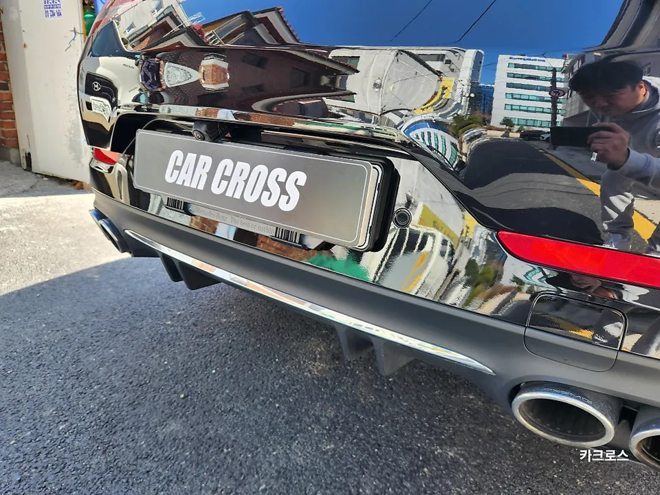 メルセデスAMG GT 43のカーラッピング事例：クロームパーツのブラックアウト 施工写真 1-3